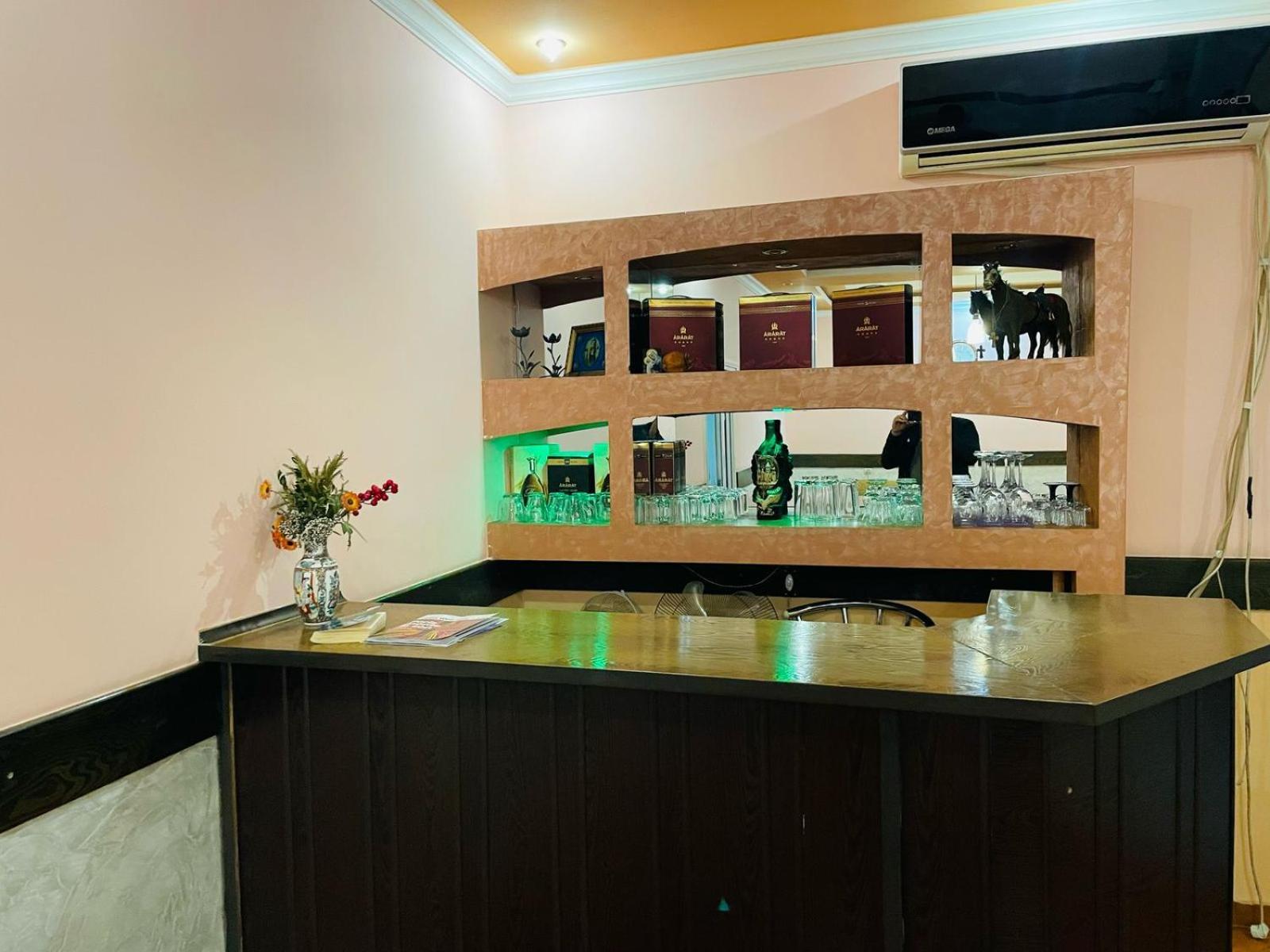 Aero Hotel Tour Armenia P'arak'ar Exterior photo